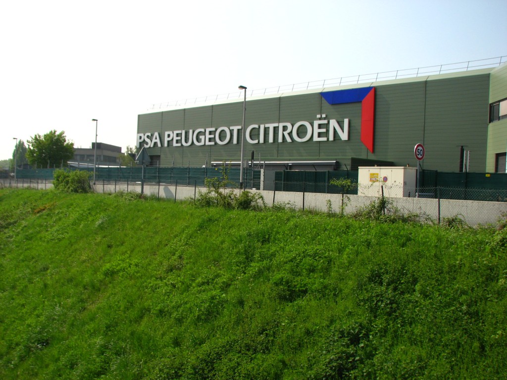 PSA-Peugeot-Citroen-is-going-to-build-a-DS-model-at-Poissy.jpg