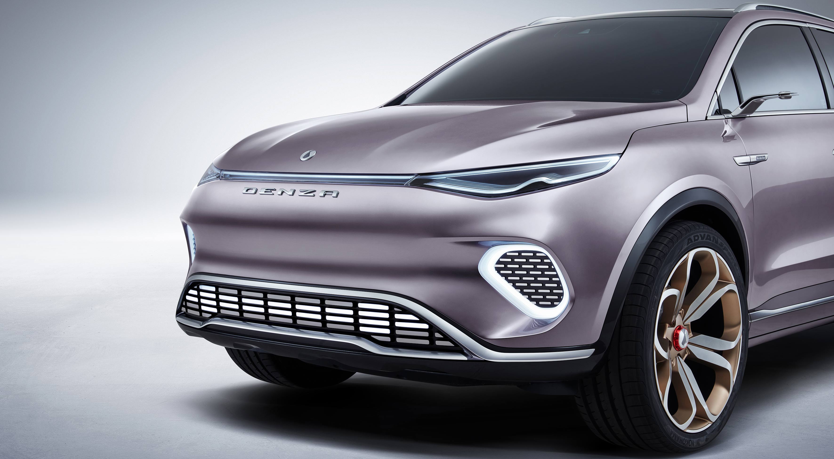 11. 全新腾势概念车Concept X的硬朗型格，同样体现于形似深盘的23英寸轮毂.jpg