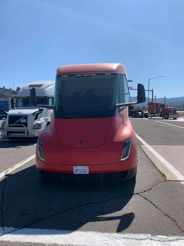 Tesla-SEmi-electric-truck-range-test-3.jpg