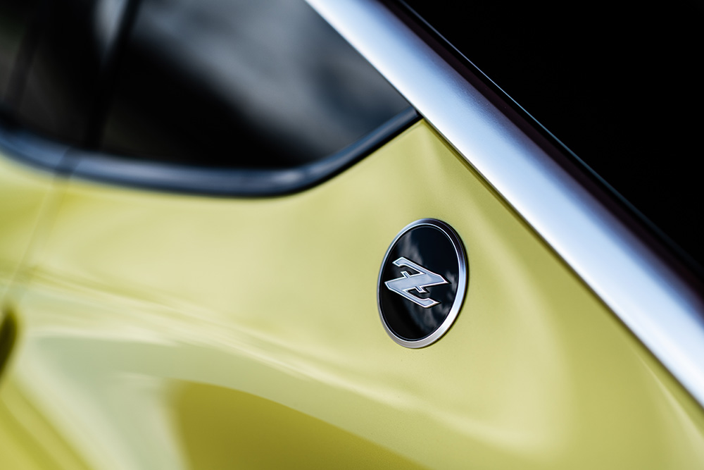 Nissan_Z_Proto_exterior_Badge.jpg