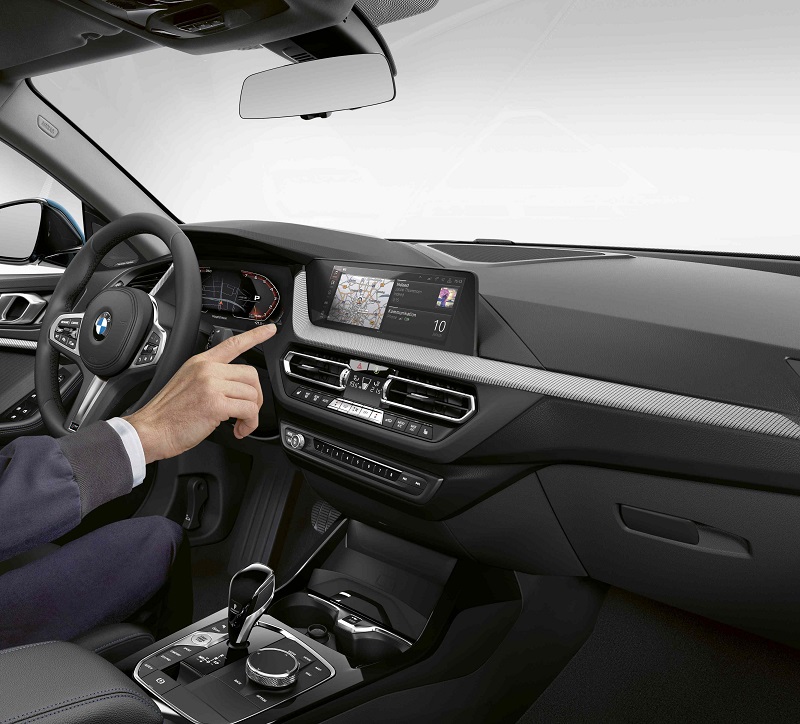 12. 创新BMW 2系四门轿跑车-手势控制功能.jpg