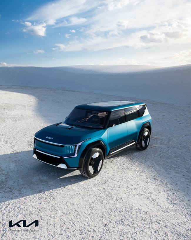 10.Concept EV9结合水元素，采用了与海洋相似的车身颜色.jpg