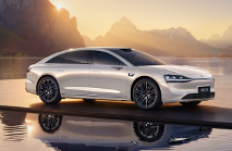 享界S9T、享界S9焕新版31.98 万起，搭载 896 线双光路图像级激光