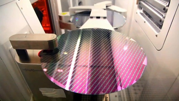 How-We-Make-Our-SSDs.mp4_20130125_180447.062_thumb