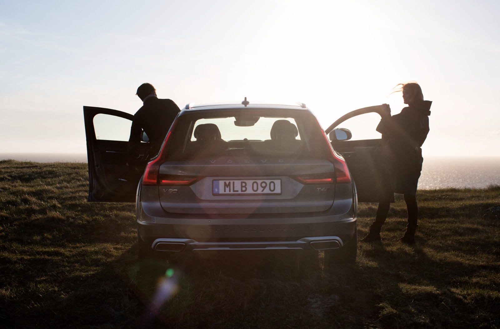 V90 Cross Country (8).jpg
