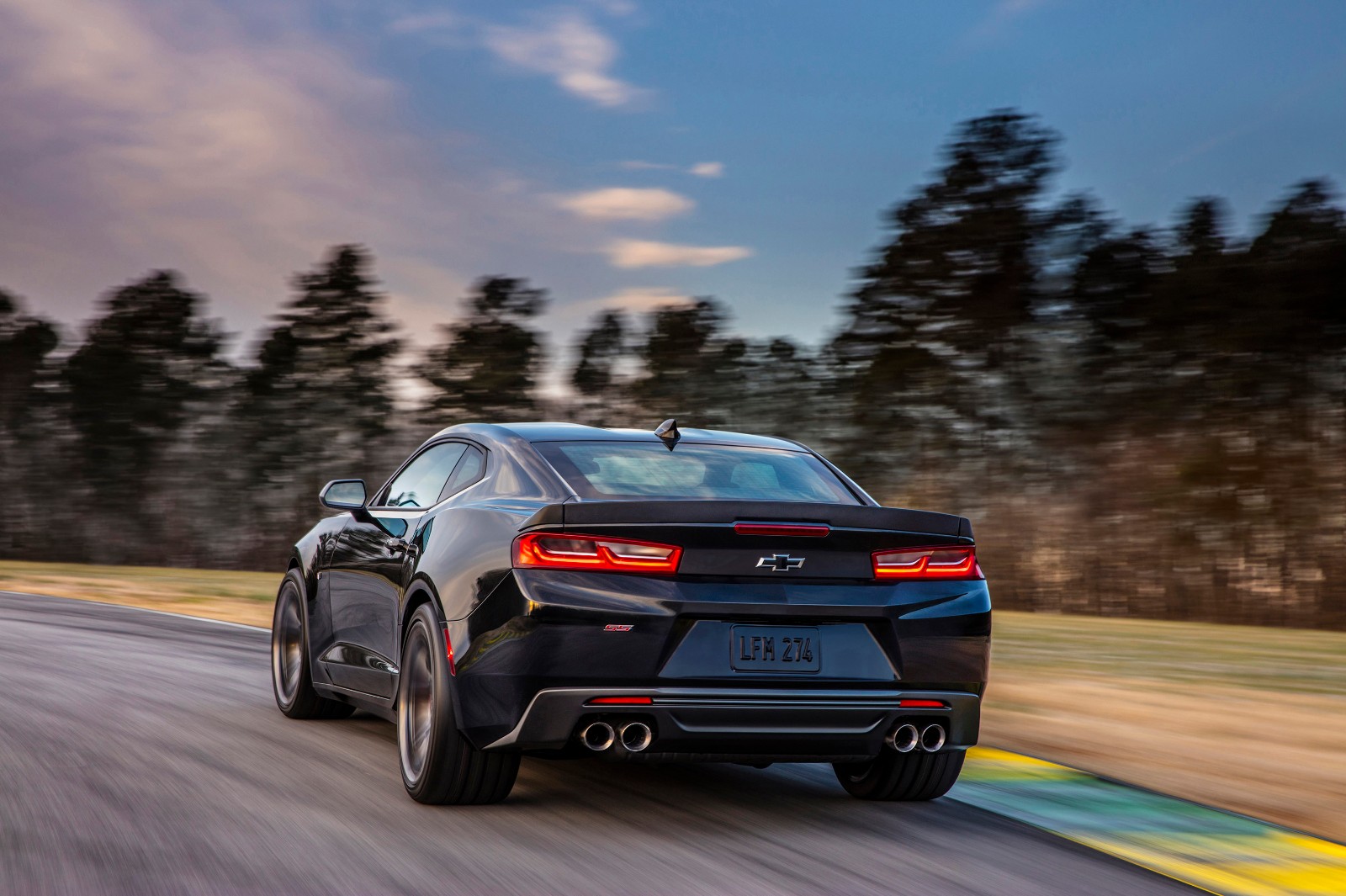 2017-chevrolet-camaro-performance-packages-04.jpg