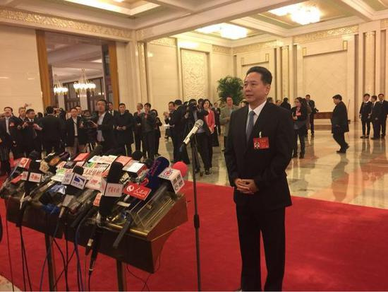 李小鹏.jpg