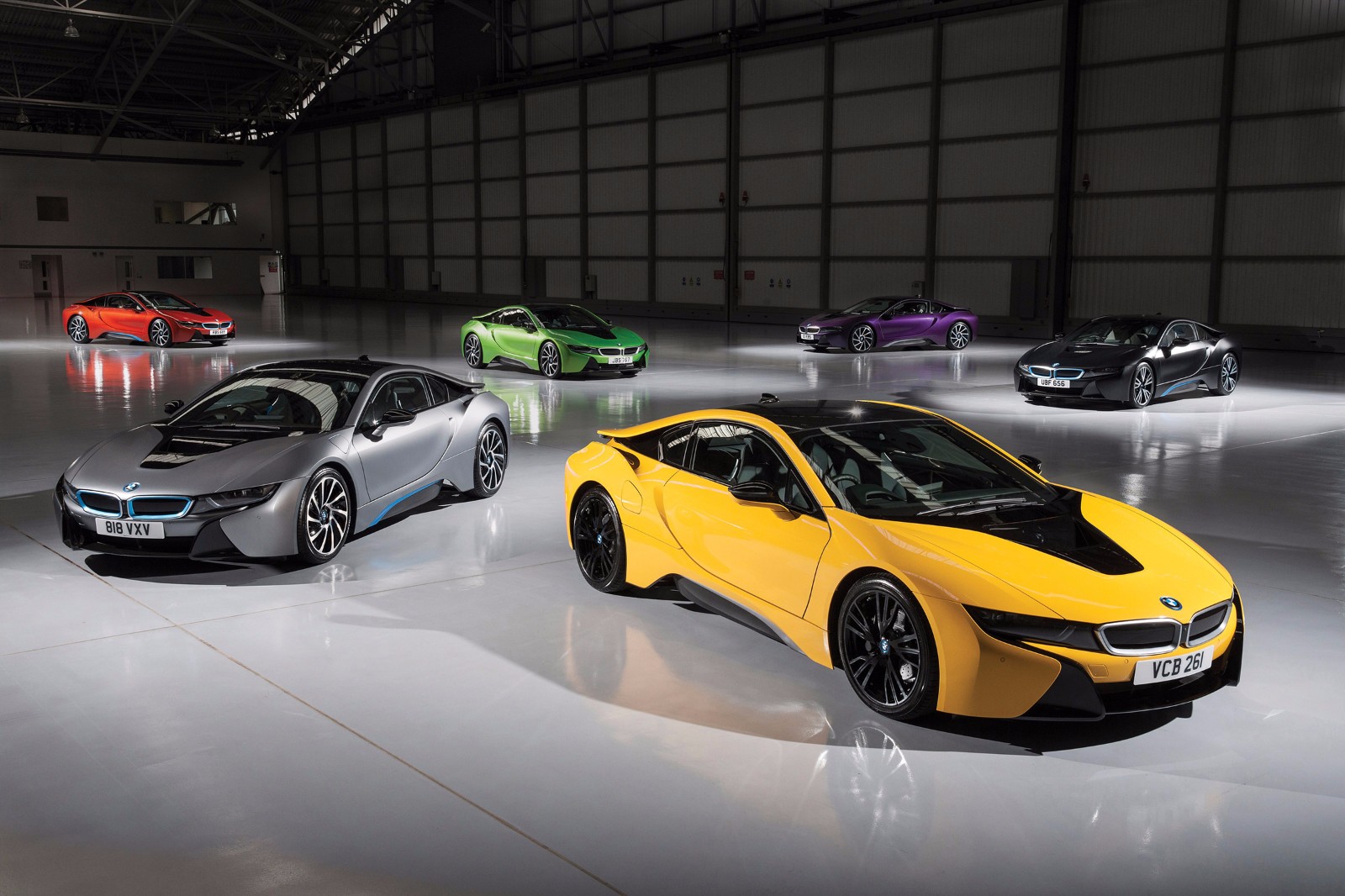p90220117_highres_bmw-i8-individual-pa.jpg