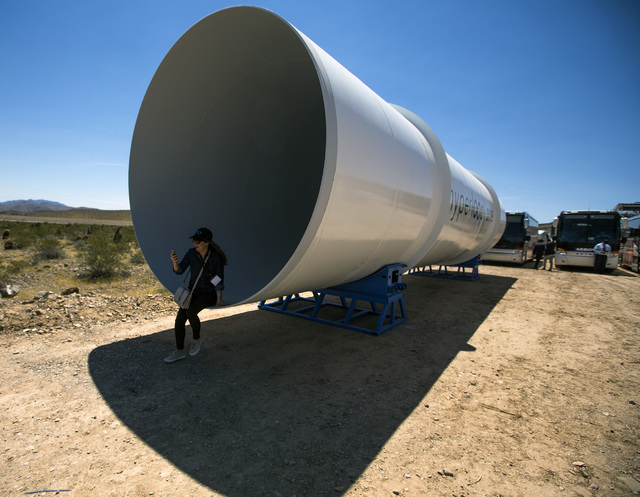 web1_HYPERLOOP_051116js_014_6.jpg