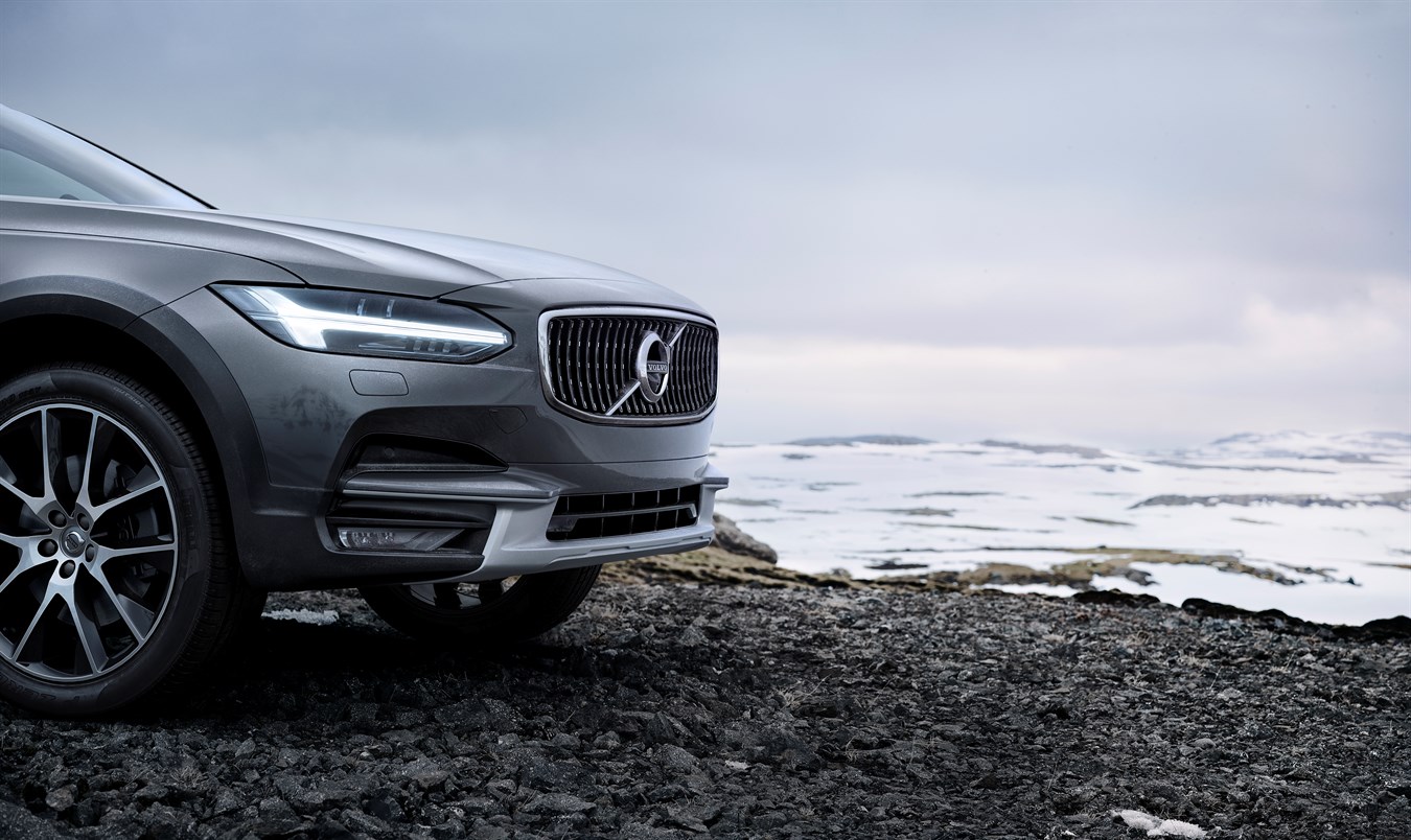 03_V90 CC家族传承的前脸设计.jpg
