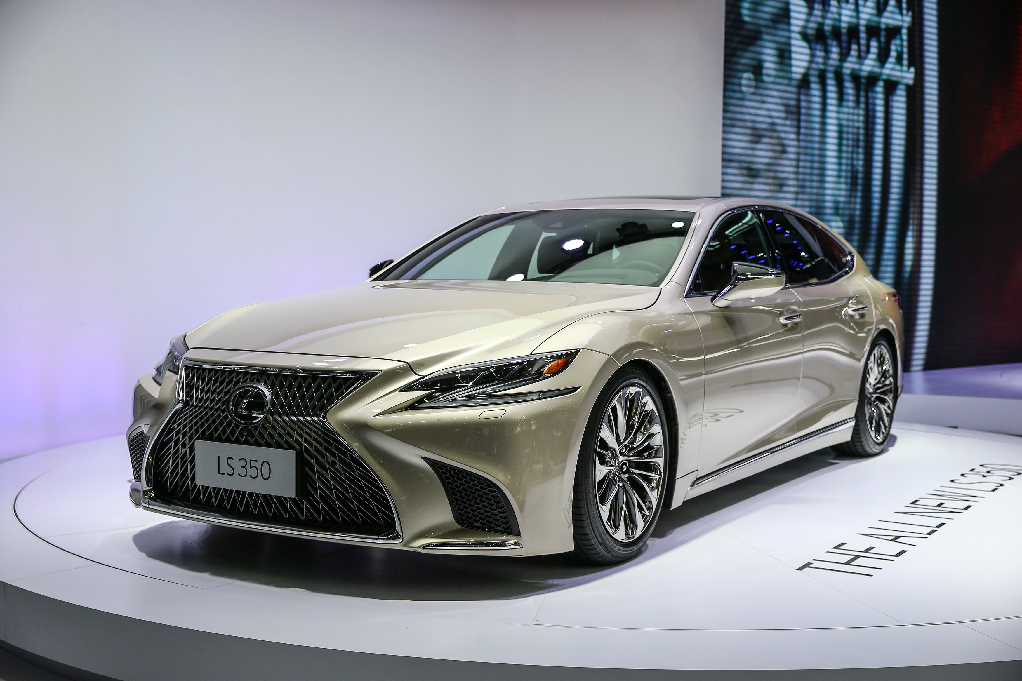 全新LEXUS雷克萨斯LS350-02.jpg