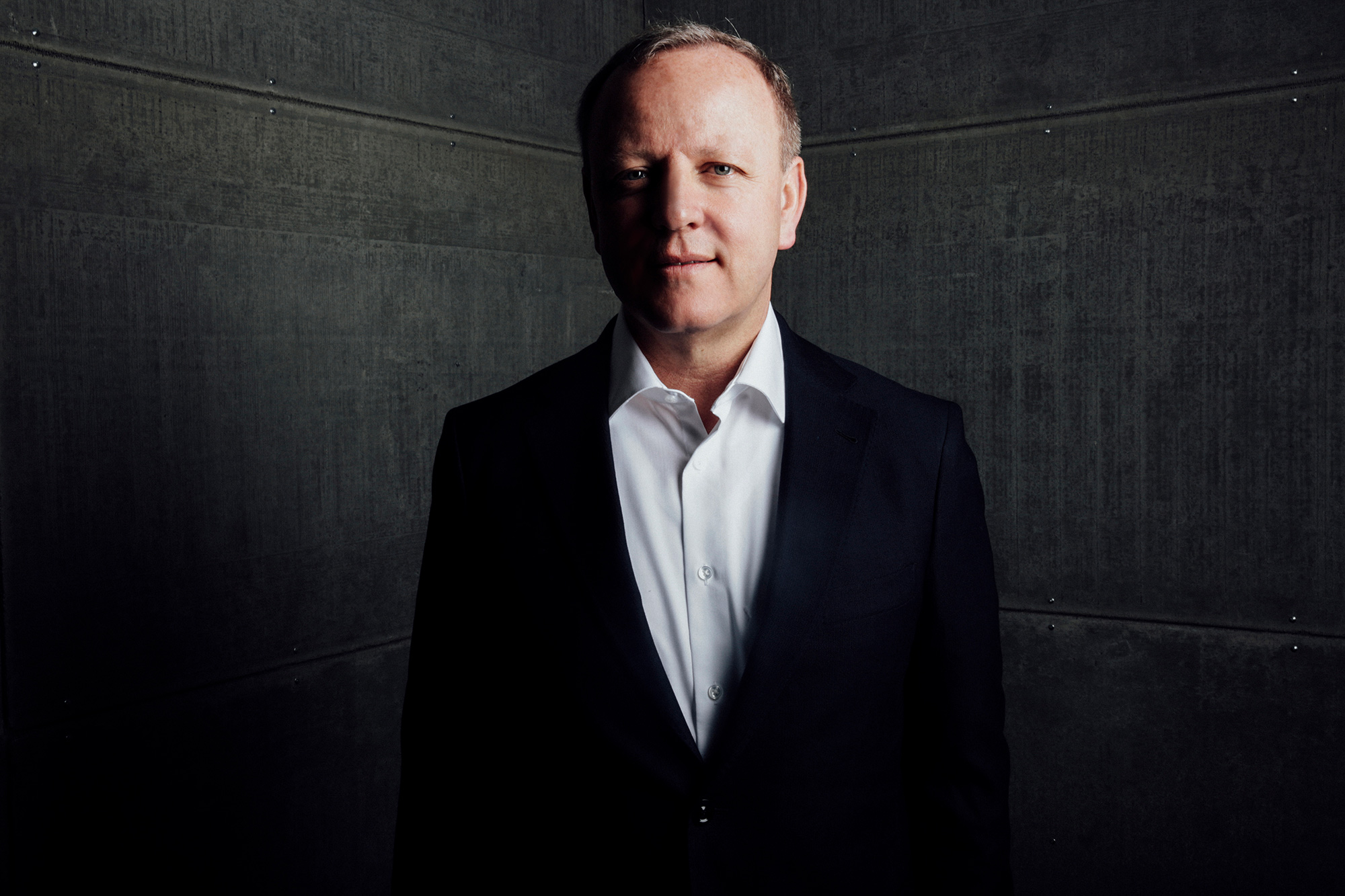 CFO Stefan Krause官方照片_通发.jpg