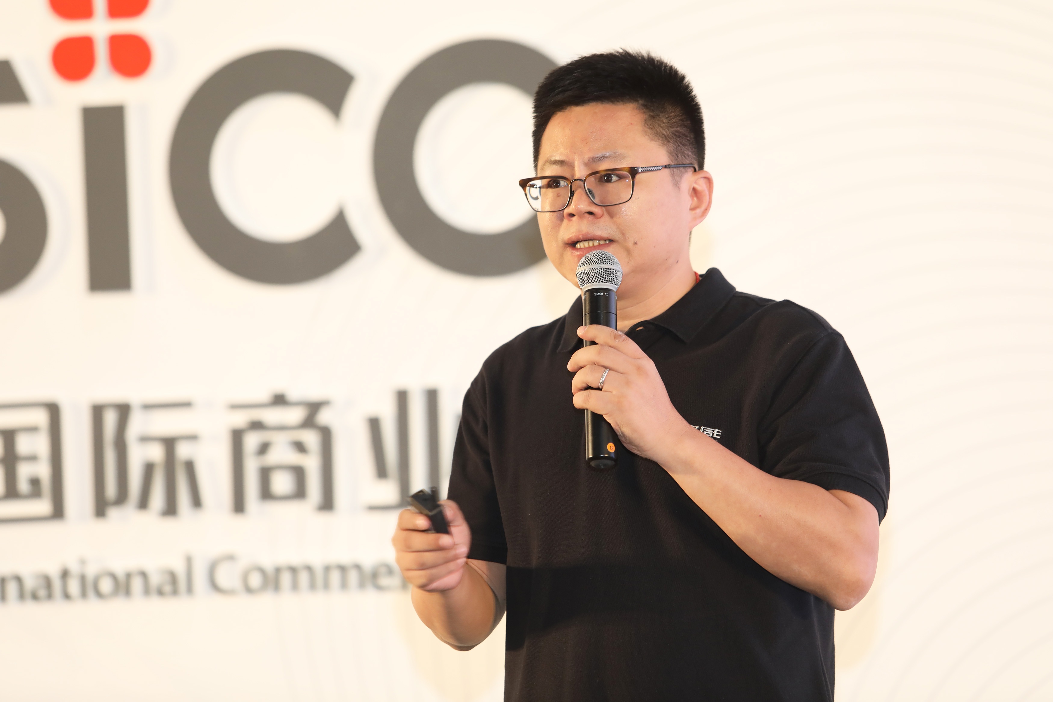 博泰集团创始人及董事长 应宜伦.jpg