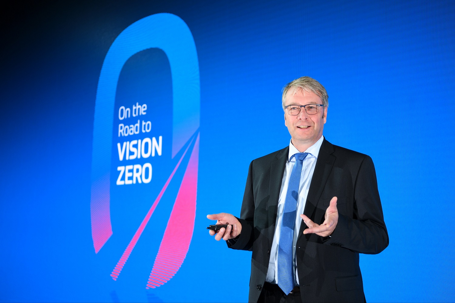 图4_2017-09-11_BAIDU_ZF CEO_Dr Stefan Sommer.jpg
