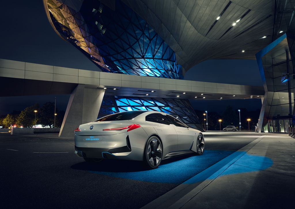 09.BMW i Vision Dynamics概念车.jpg
