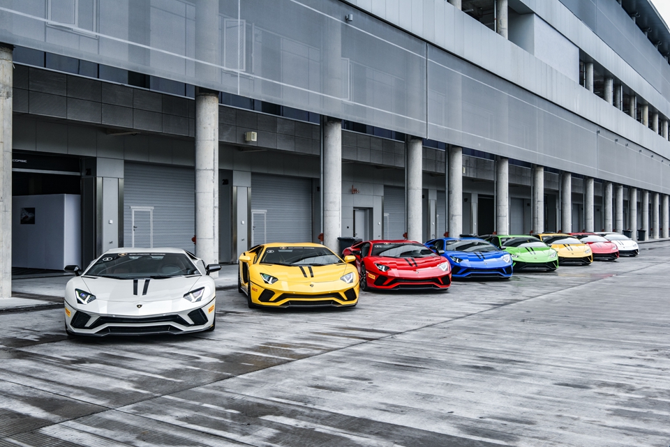 2017兰博基尼Esperienza驾驶体验活动登陆浙江国际赛车场 Huracán Performante首度在中国展开动态试驾 (3).jpg