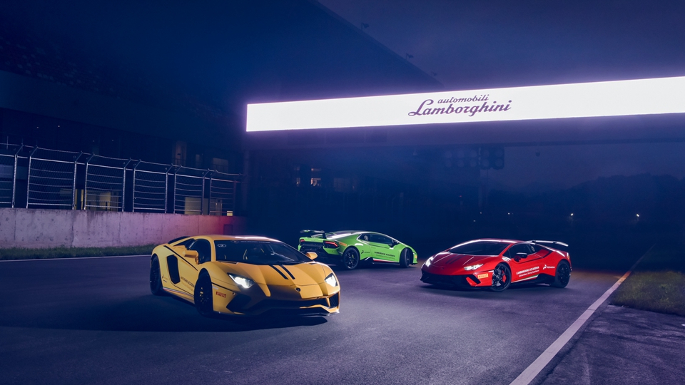 2017兰博基尼Esperienza驾驶体验活动登陆浙江国际赛车场 Huracán Performante首度在中国展开动态试驾 (10).jpg
