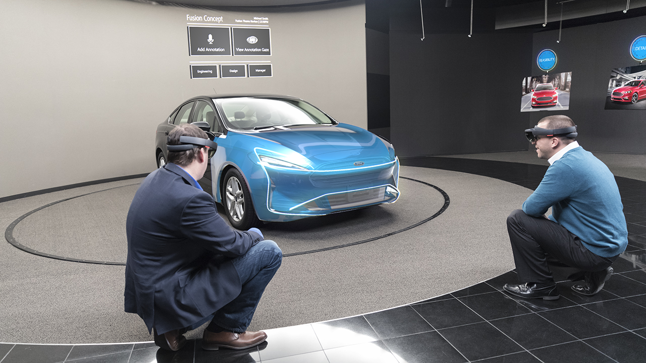 微软HoloLens技术使用混合现实技术，可以让设计师通过佩戴无线眼镜看到具有照片画质的全息图像.jpg