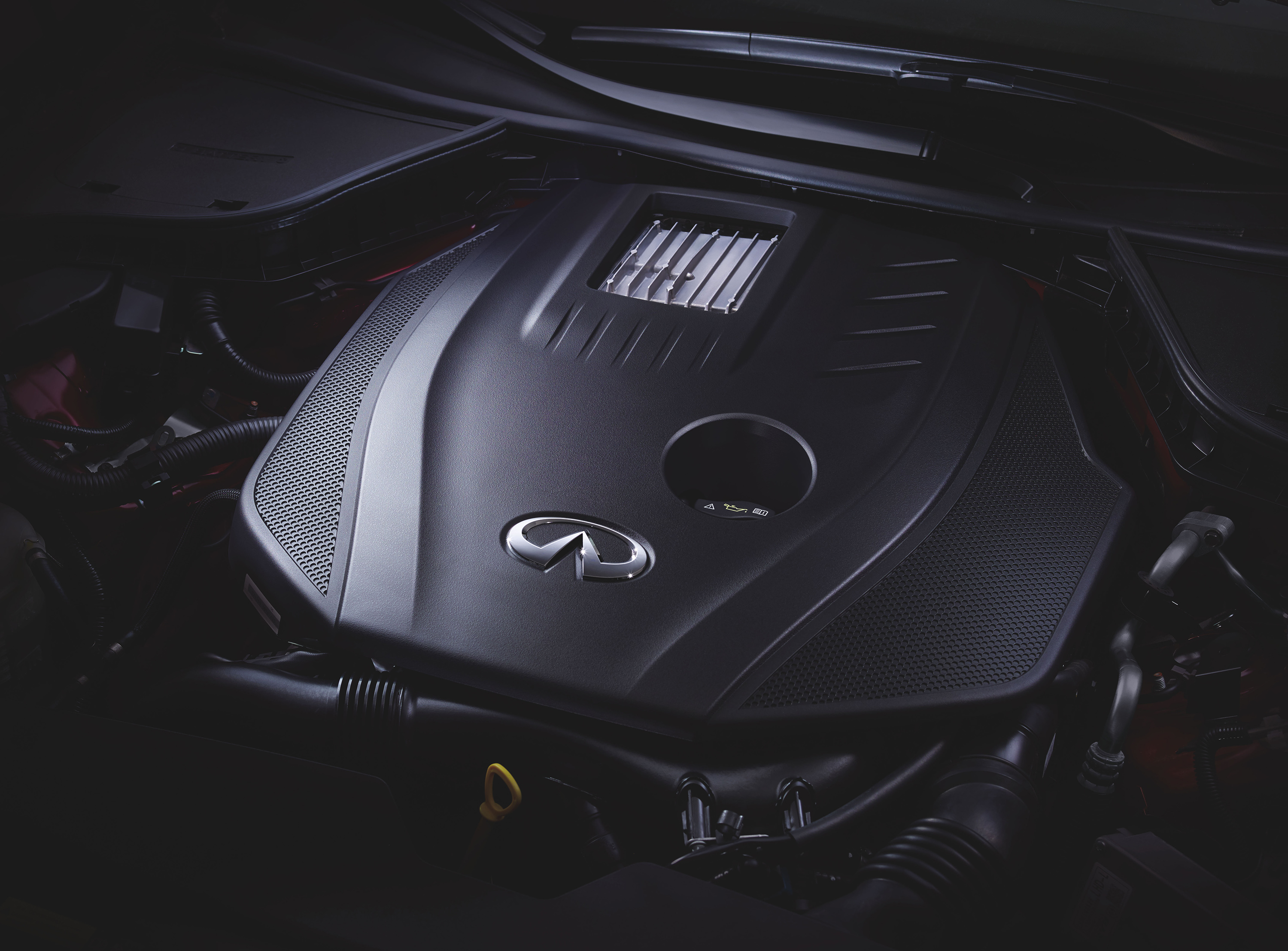 3.Q50L全系搭载高功率2.0T涡轮增压发动机.jpg