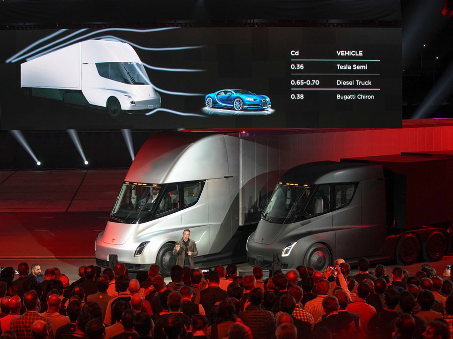 tesla-semi-wide-6347b1a9092cad773a46d19e620e5c8f486d001e-s900-c85.jpg