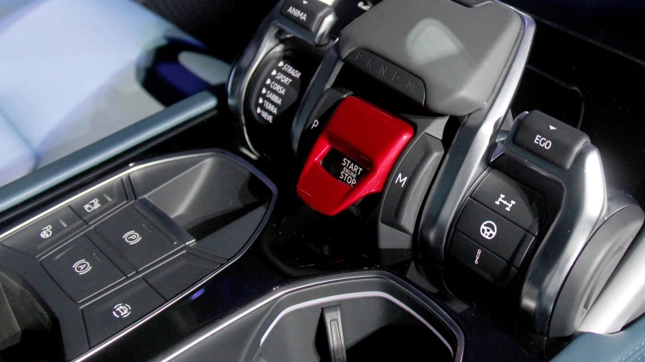 urus-05-1.jpg