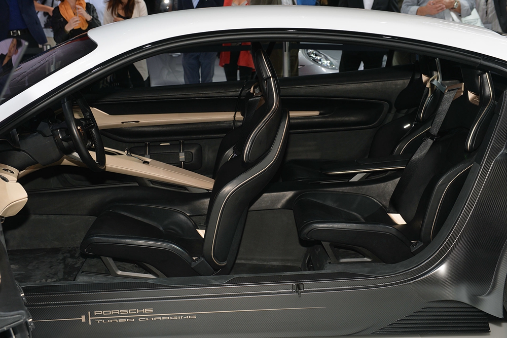 13-porsche-mission-e-concept-frankfurt-1.jpg