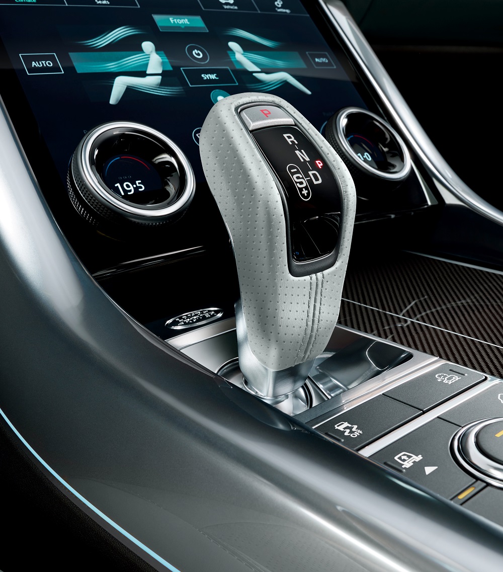 RRS_18MY_041017_Interior_09.jpg