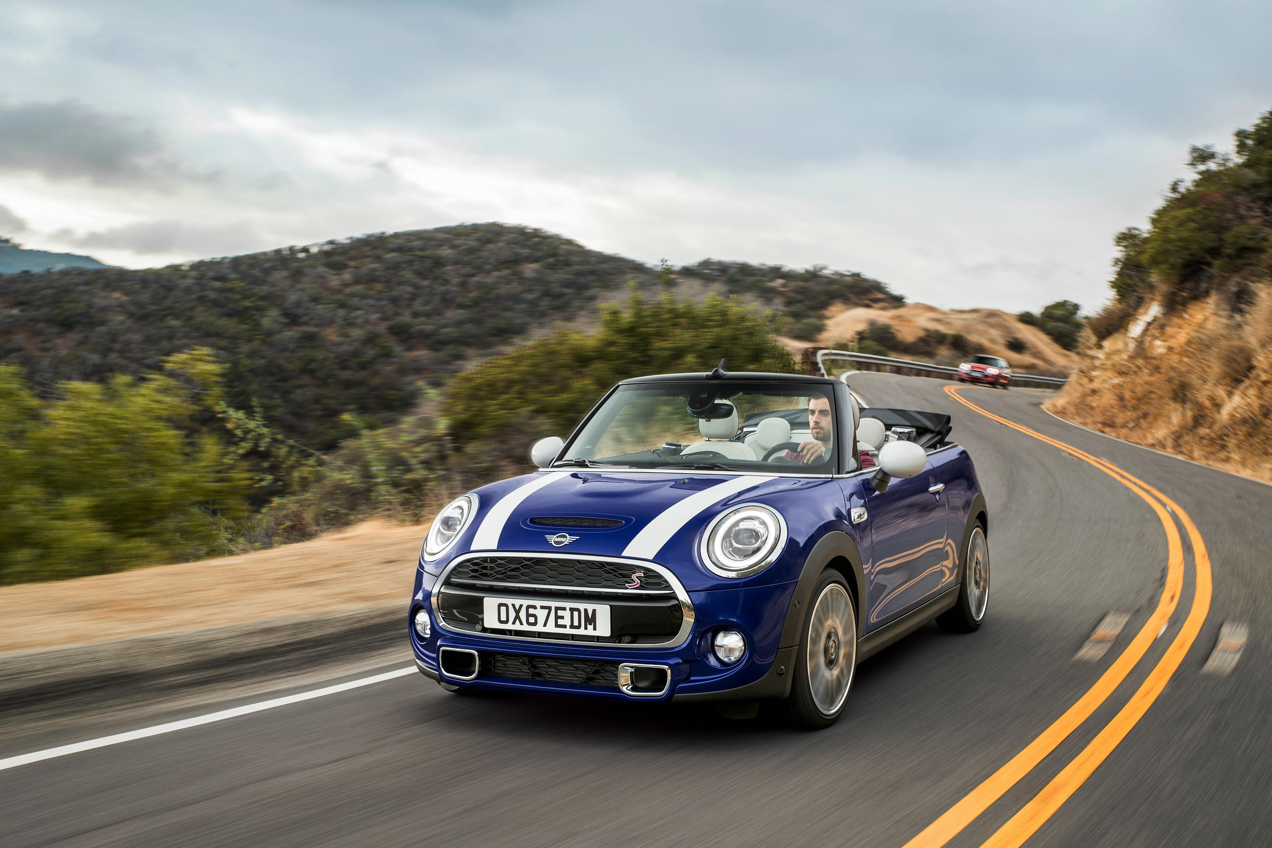 03. 新一季MINI CABRIO.jpg