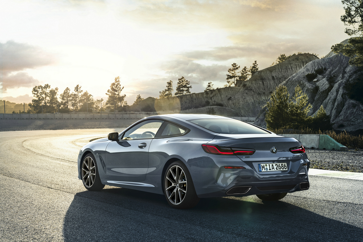 02.全新BMW 8系双门轿跑车.jpg