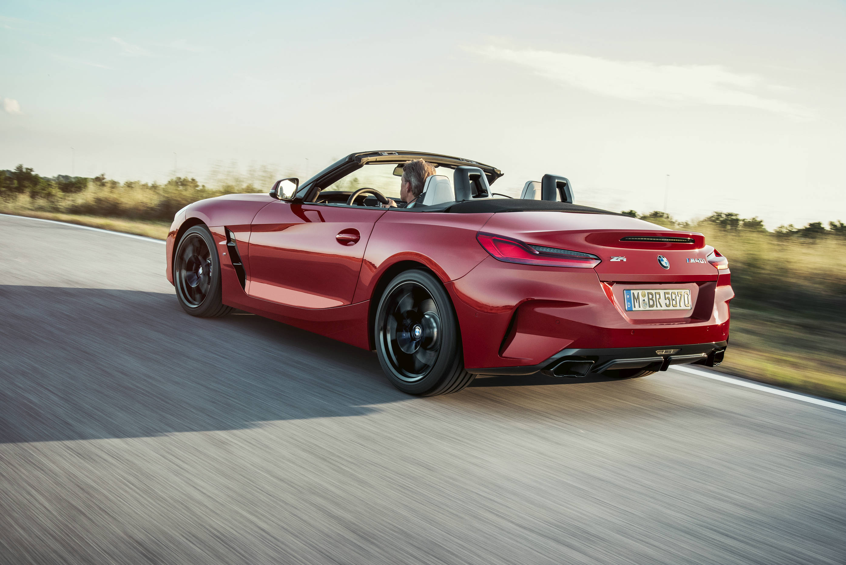 03.__全新一代BMW__Z4-侧面动态.jpg