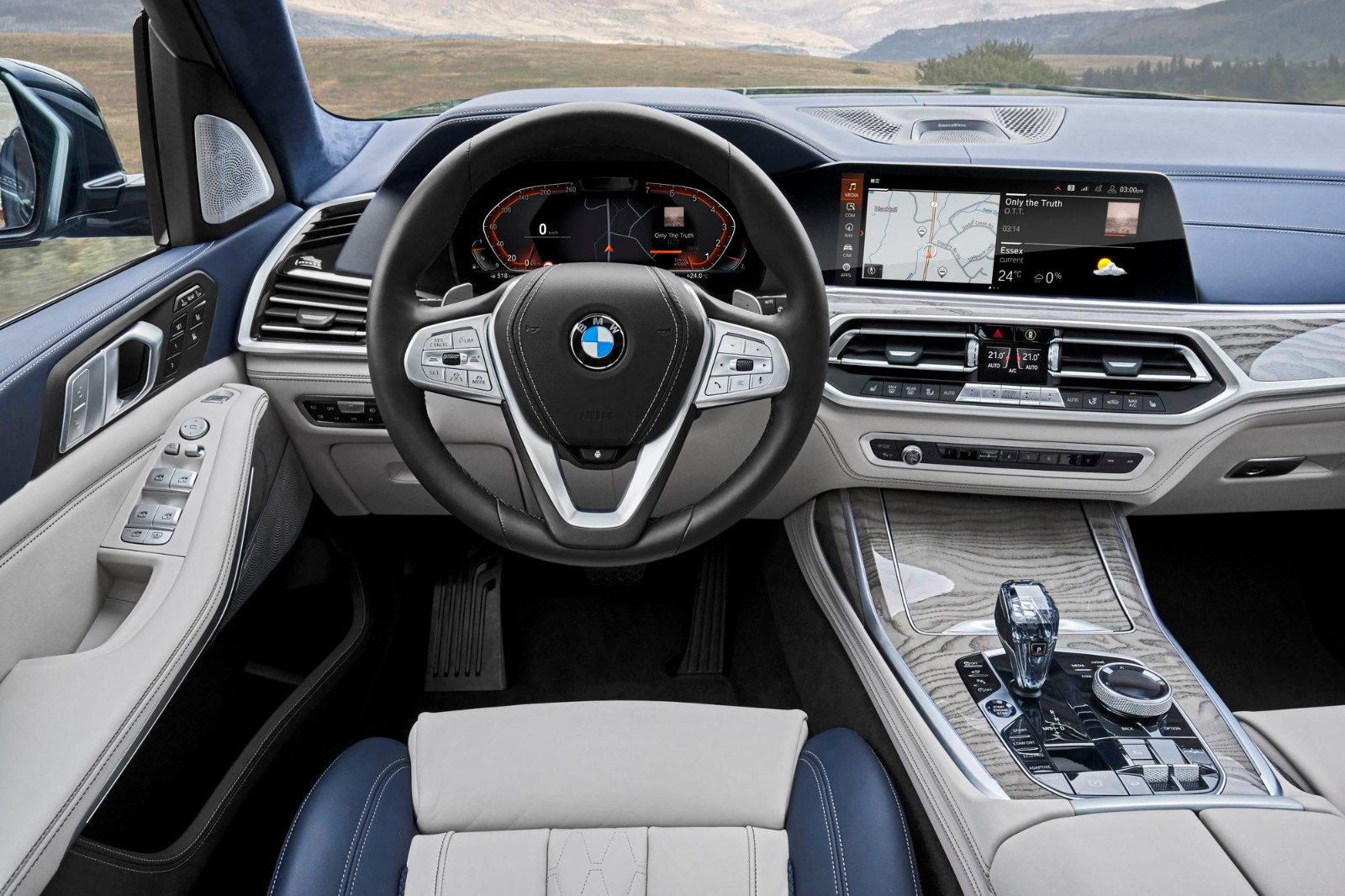 07.创新BMW X7 驾驶舱.jpeg