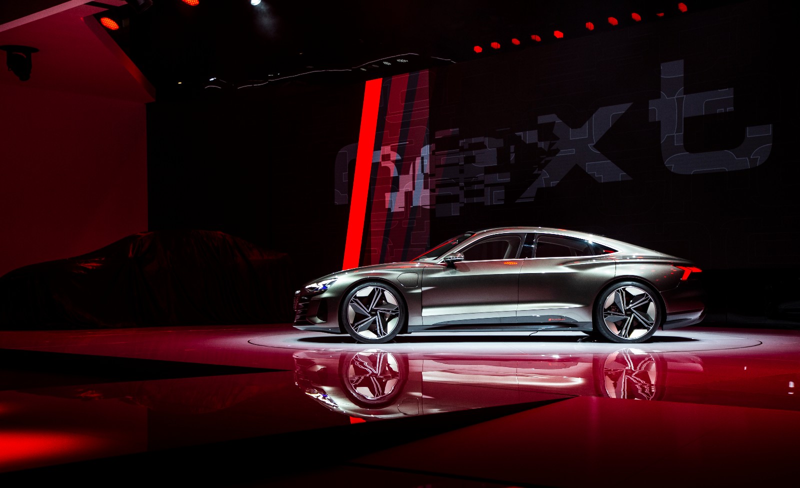 Audi e-tron GT concept.jpg