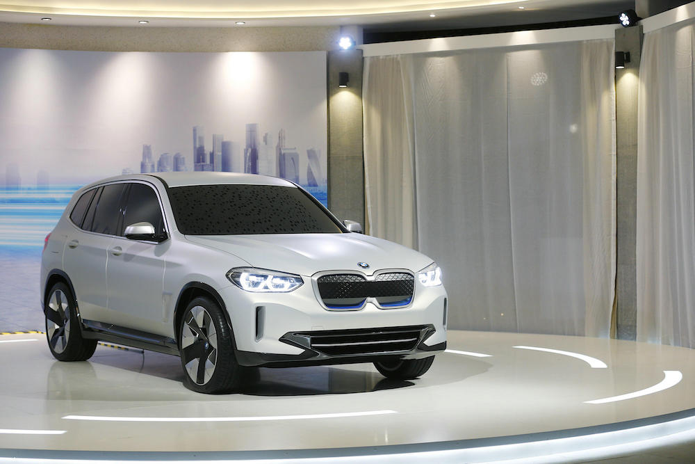 09. BMW Concept iX3.jpg