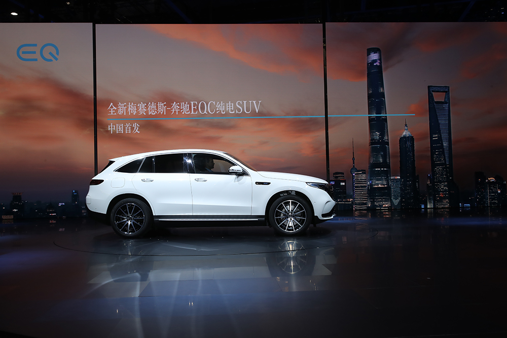 14.+首款国产电动豪华中型SUV——全新梅赛德斯-奔驰EQC纯电SUV，100%电动、100%奔驰.JPG