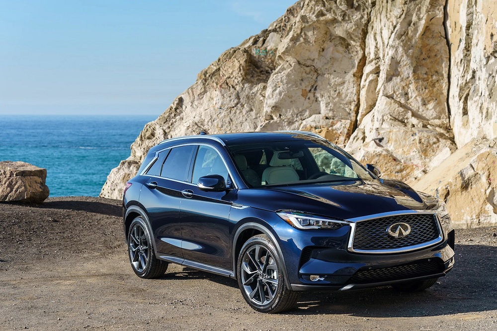 2019-Infiniti-QX50-front-three-quarter-07.jpg