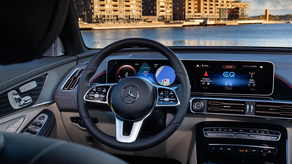 2020-Mercedes-Benz-EQC-96.jpg