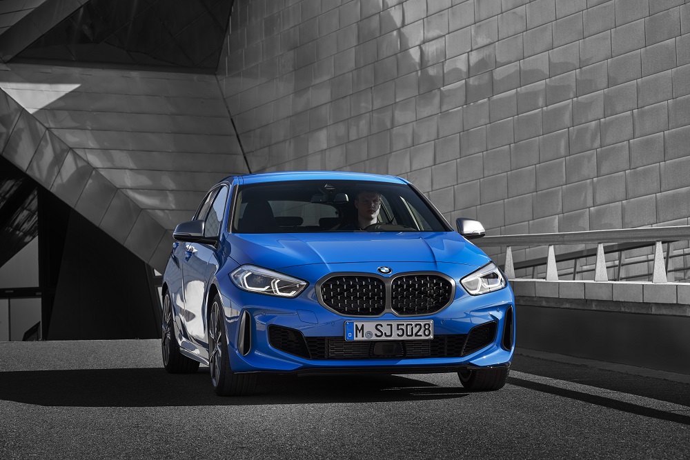 P90349572_highRes_the-all-new-bmw-1-se.jpg