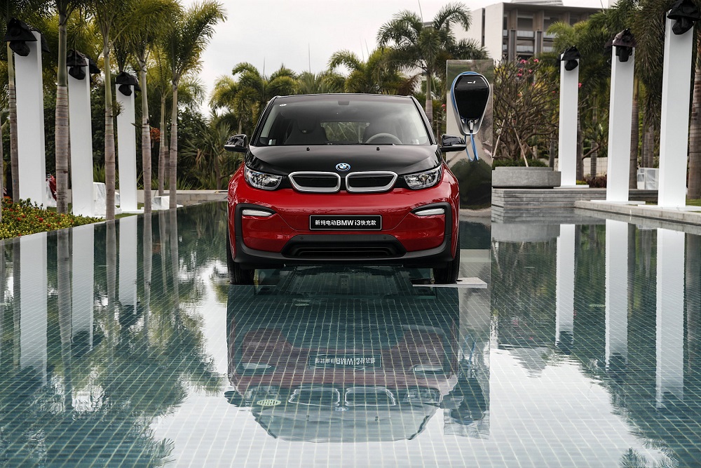 01.新纯电动BMW i3快充款.jpg