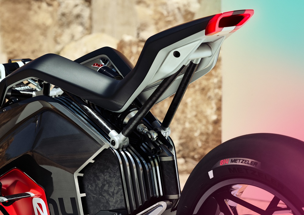 P90354718_highRes_bmw-motorrad-vision-.jpg