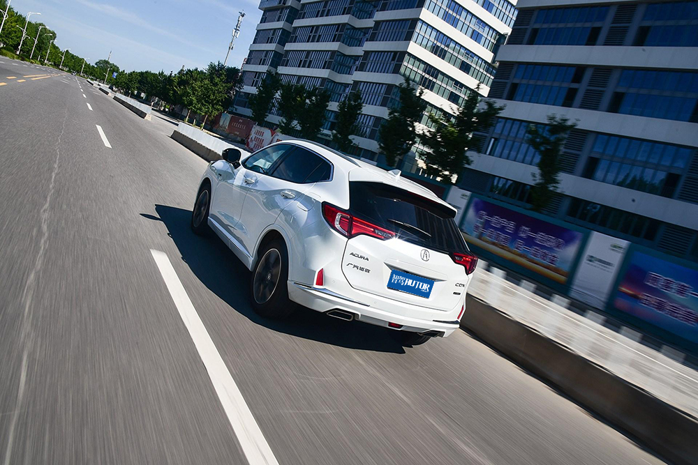 autohomecar__ChsEmVubjayAGUeUAAlHQntAEzY818副本.jpg