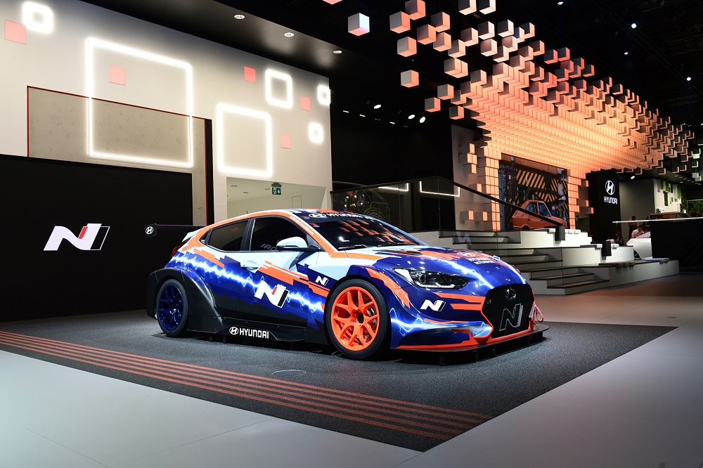 5.Veloster N ETCR更低的车身重心使得过弯安全又稳定.JPG