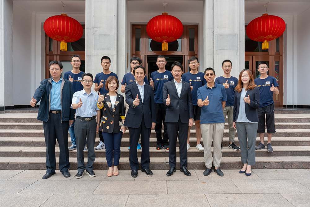 图1：普利司通（中国）高管和中国橡胶工业协会、中国汽车研究中心领导出席北理工团队出征仪式.jpg