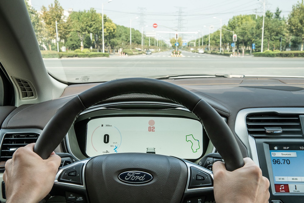 C-V2X“四跨”演示红绿灯信息播报功能 (1).jpeg