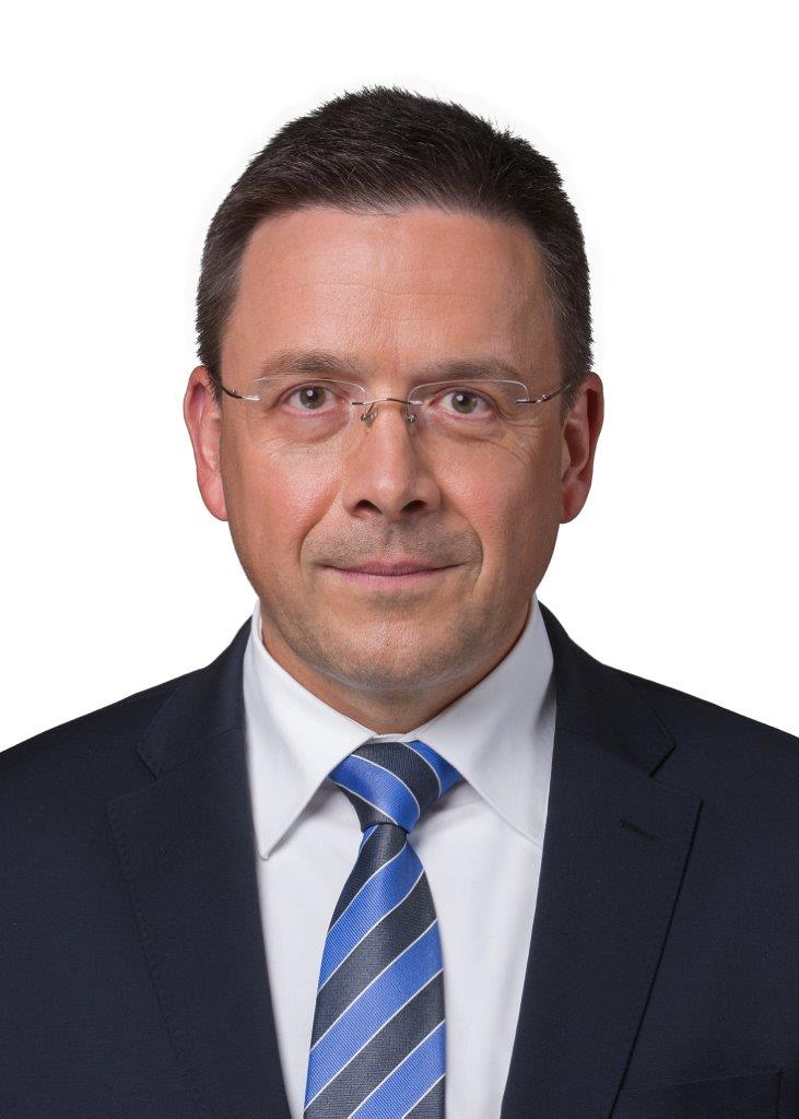 2.中国技术研究所斯文6Ρ帕图什卡所长.jpg
