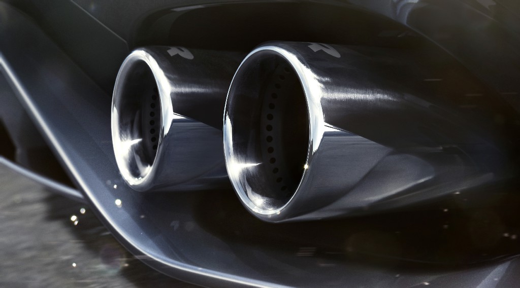 Jag_F-TYPE_21MY_Reveal_Image_Detail_ExhaustDetailing_02.12.19_04.jpg