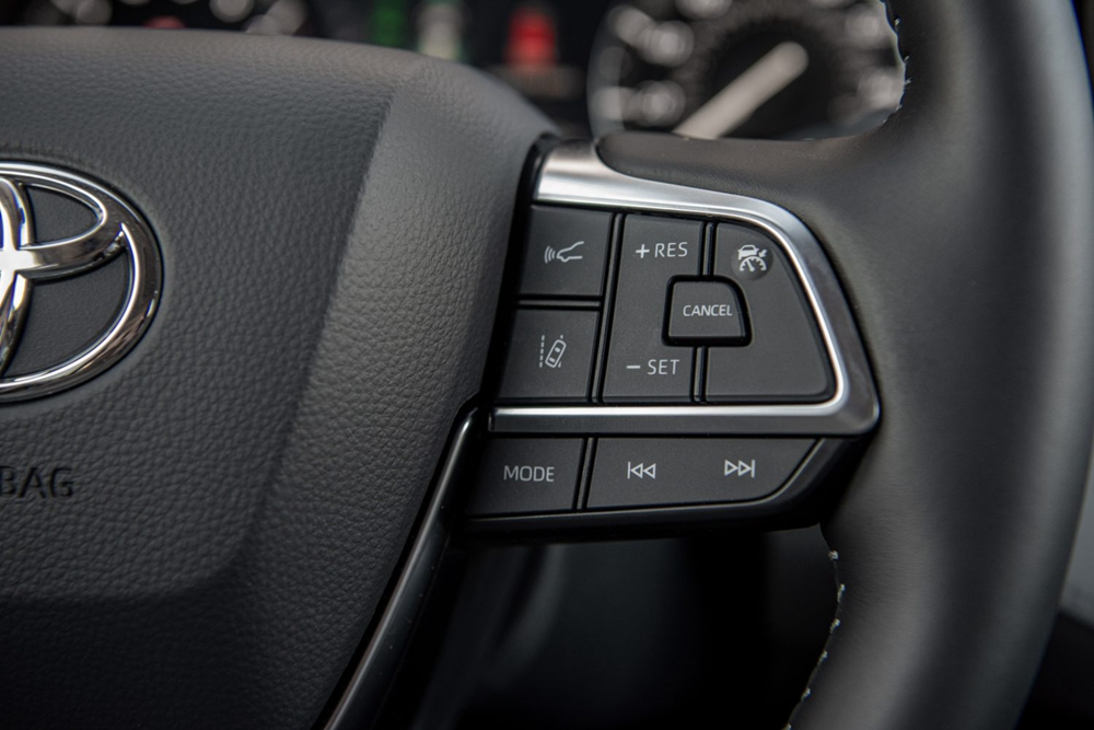 2020_Toyota_Highlander_Platinum_AWD_Gray-Metallic_007-1500x1001.jpg