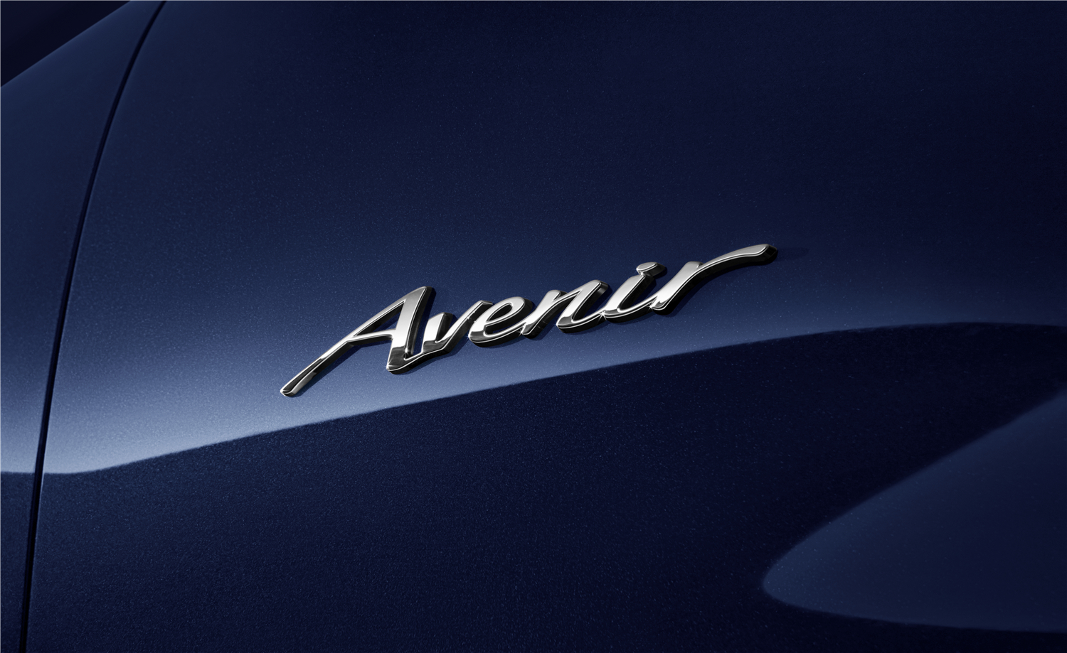 艾维亚专属Avenir字样车标.jpg