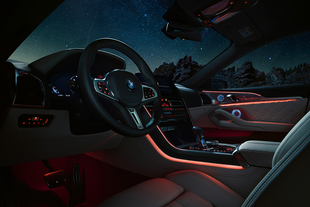 04.全新BMW__M8四门轿跑车雷霆版内饰.jpg