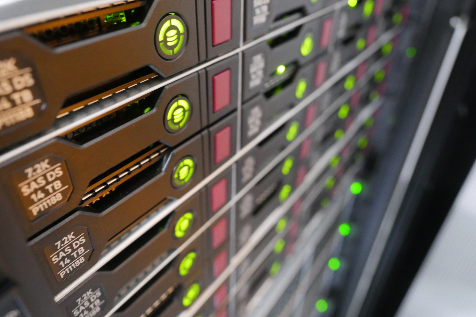 NVIDIA 新闻稿配图 - Continental_PP_Supercomputer_1.JPG