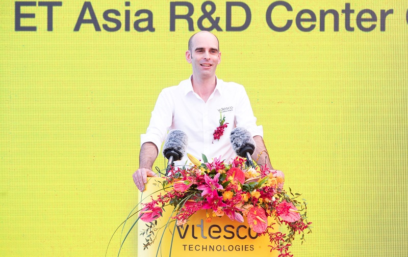 纬湃科技中国区总裁顾睿华(Gregoire Cuny)在仪式上发言.jpg